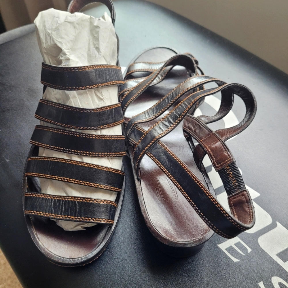 NWOT/ GAP Sandal